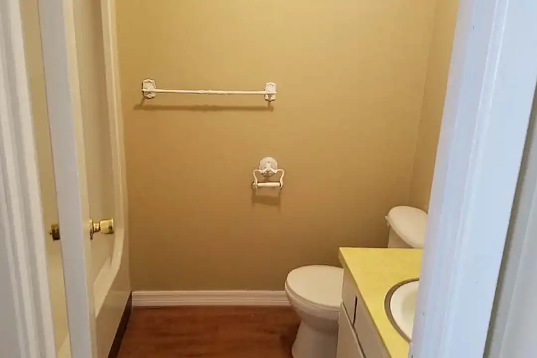 1135 Caliente Dr unit 2 – další
