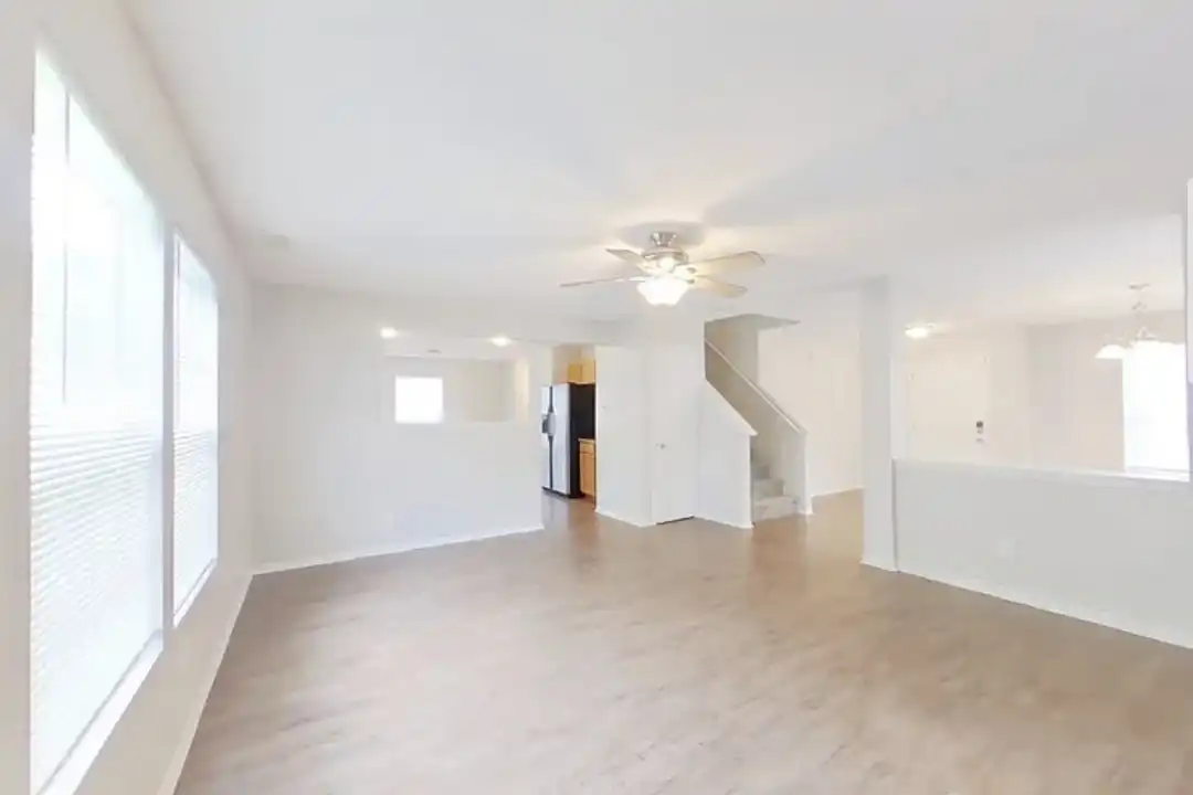 2420 Gideon Dr – photo 1