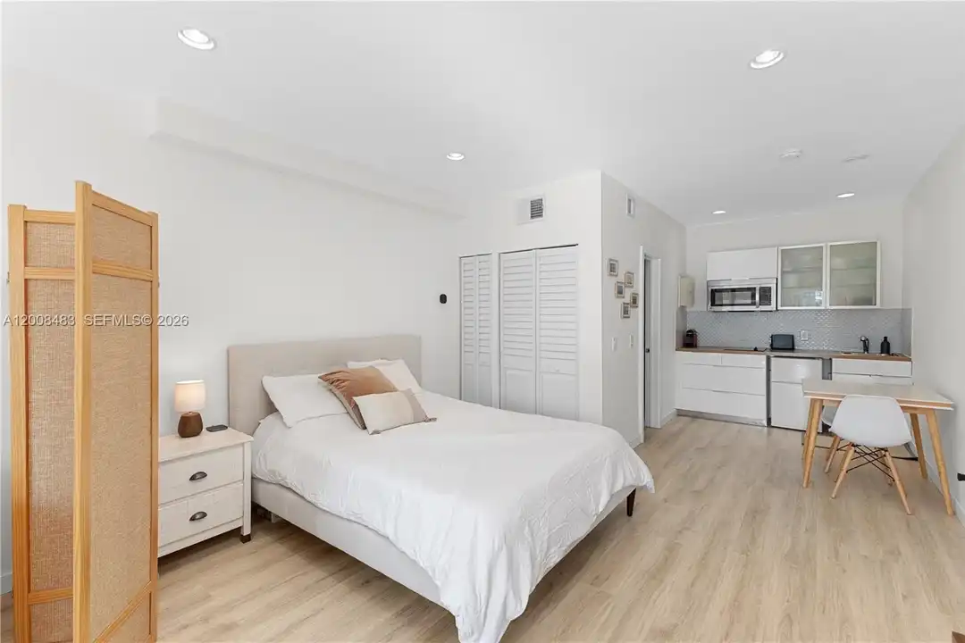 2445 Lake Pancoast Dr #M - View 6