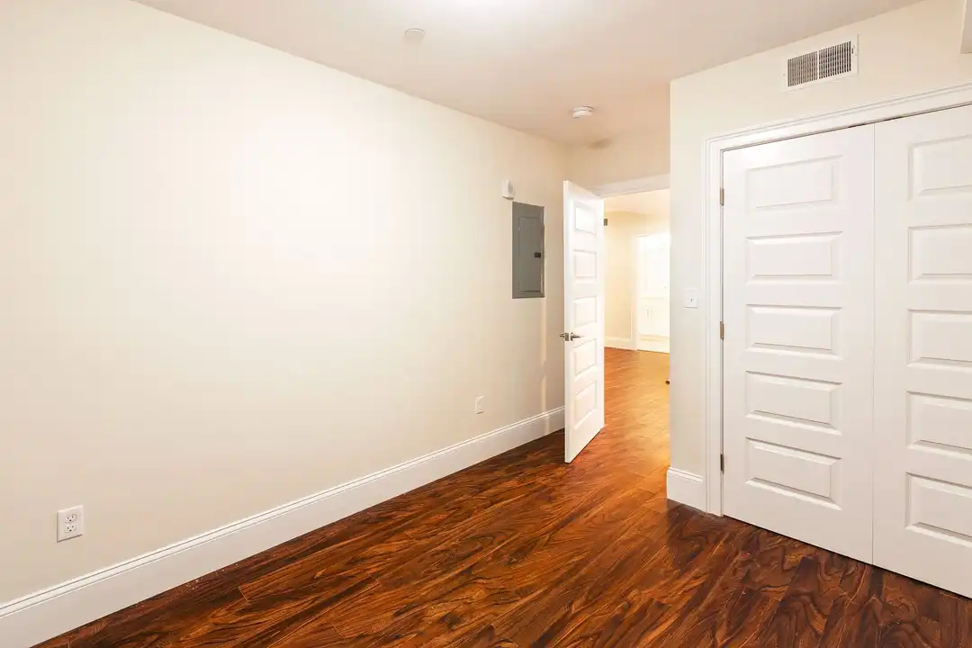 1912 Washington St - View 5