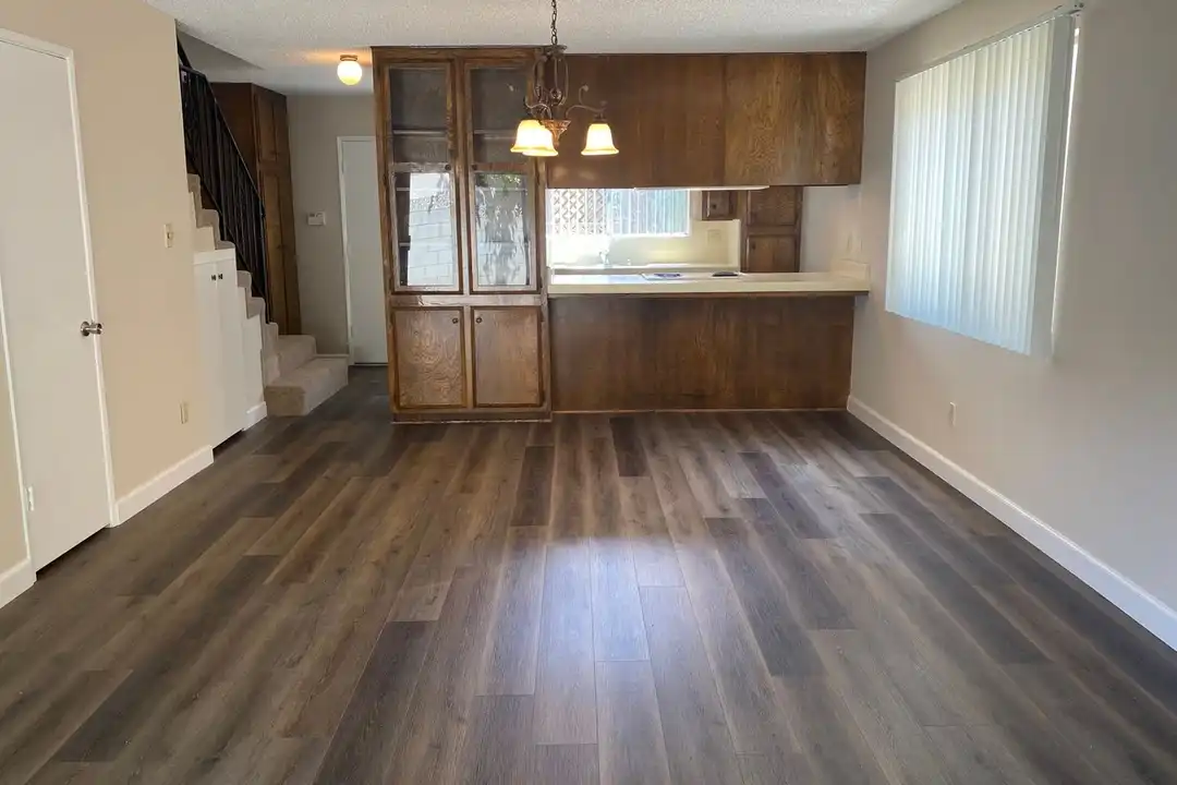 723 E Orange Grove Ave unit E - More