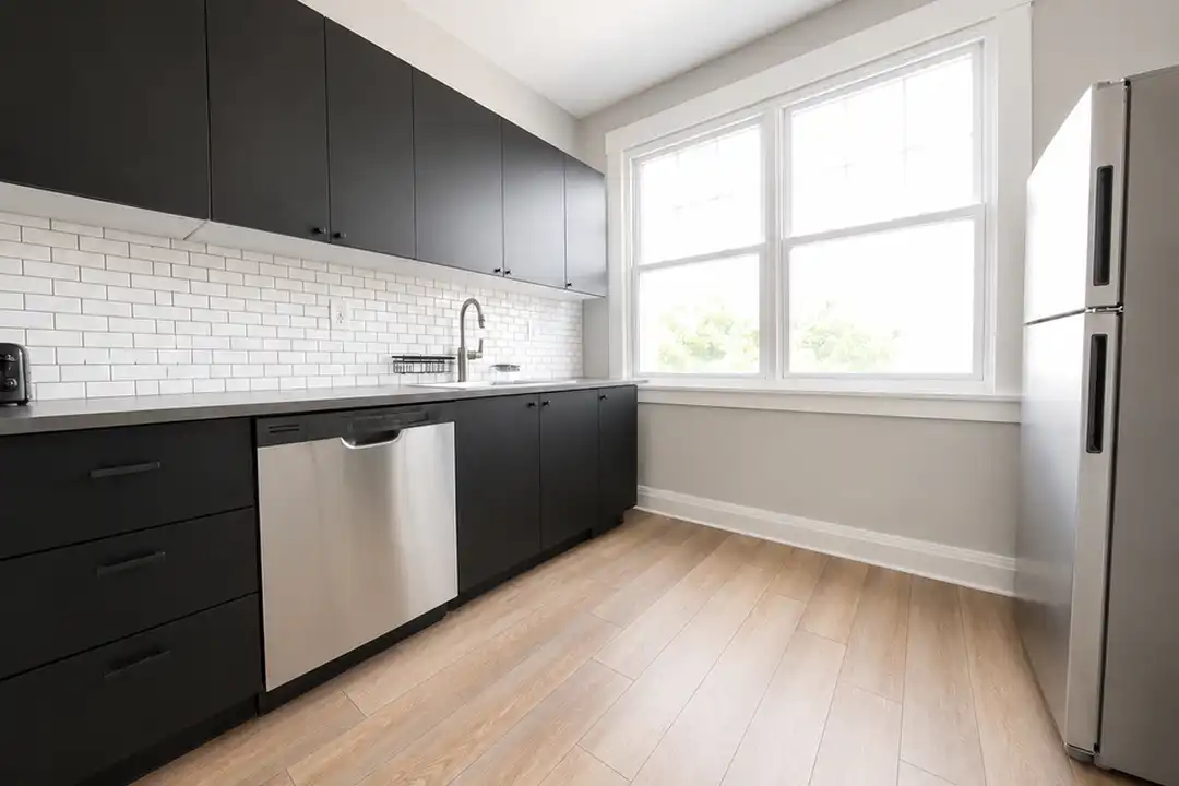 1703 Broadway Ave unit 201 – photo 1