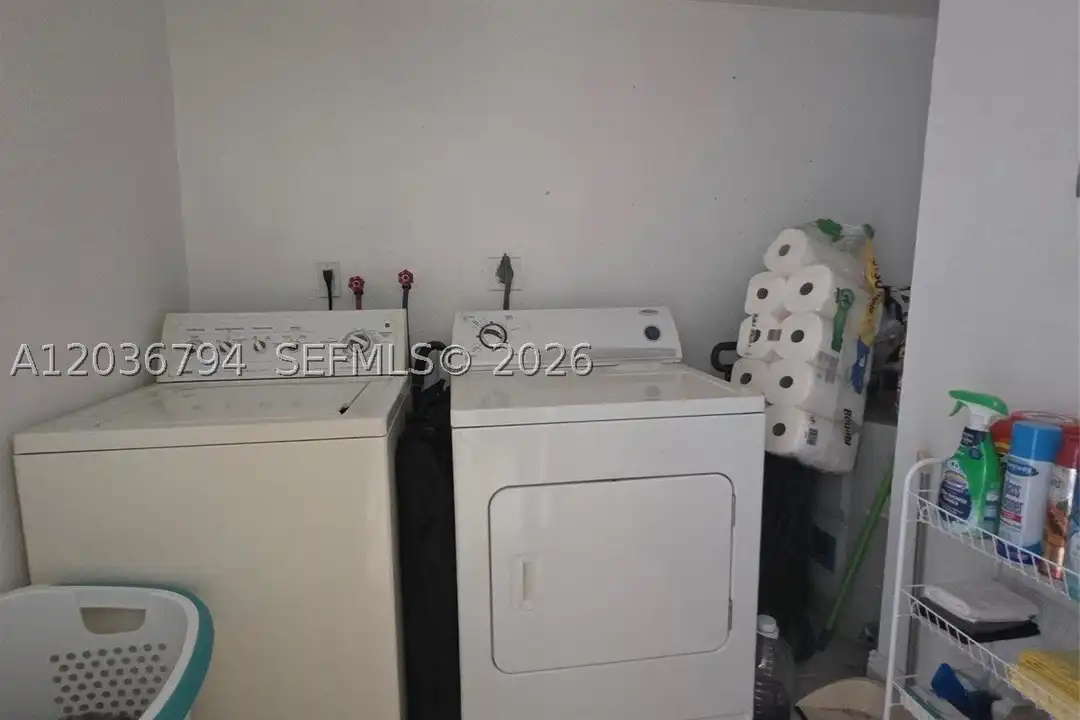 Apartment in Miami - View 5