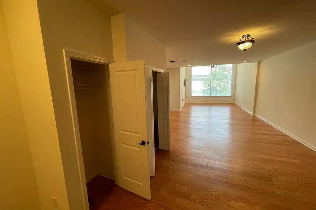 99 Pine Street – photo 1