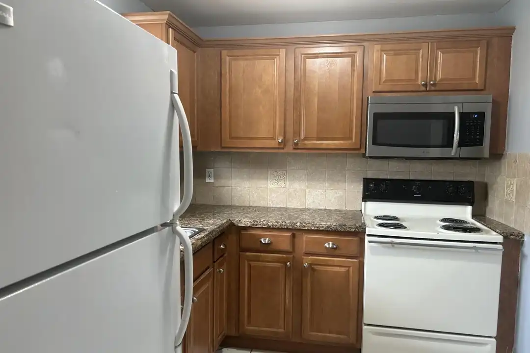 729 Lori Dr #101 - View 3