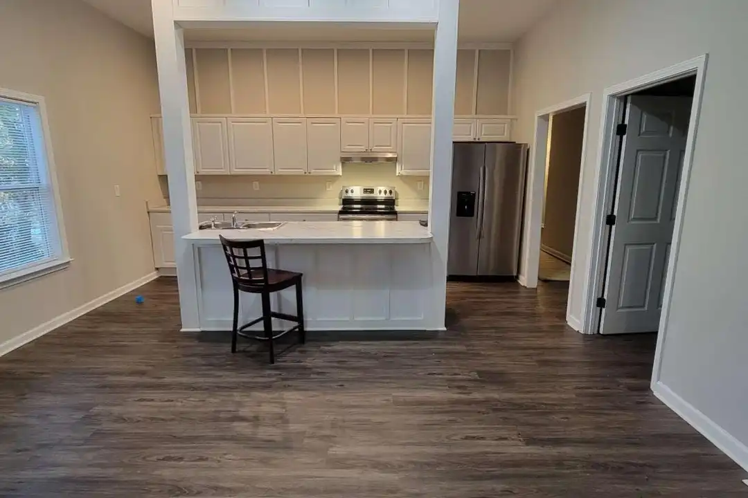 380 Glendale Rd - View 4