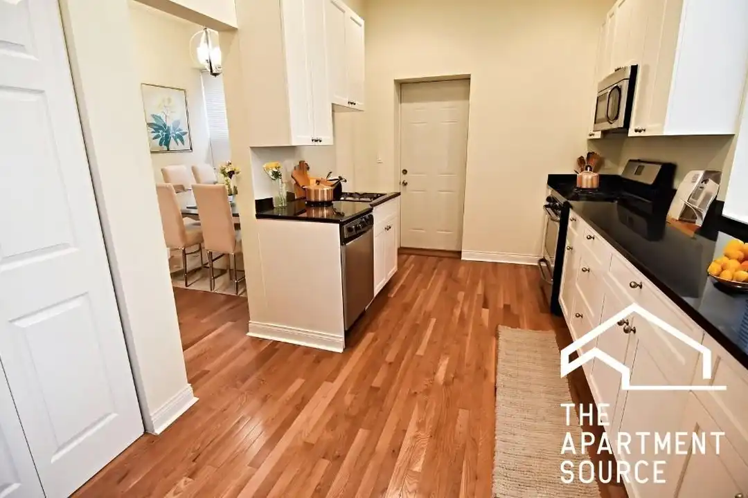 802 W Belmont Ave unit 3E - View 2