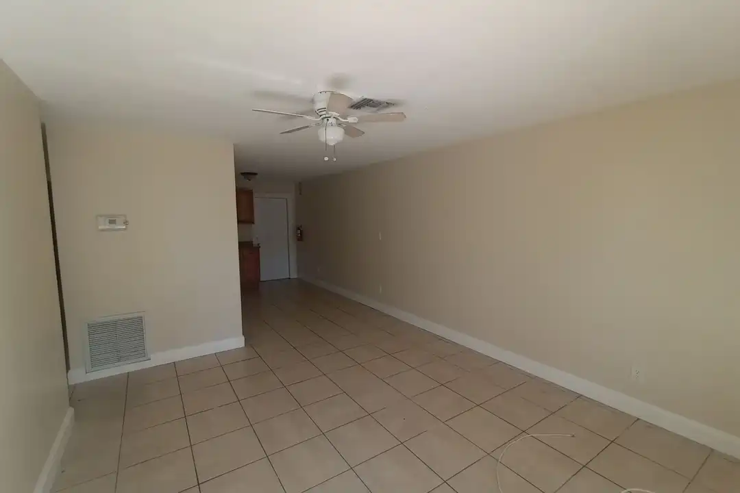 132 SW 12th Ave - View 4