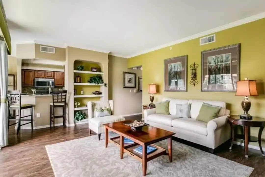 Apartment in Plano - View 4