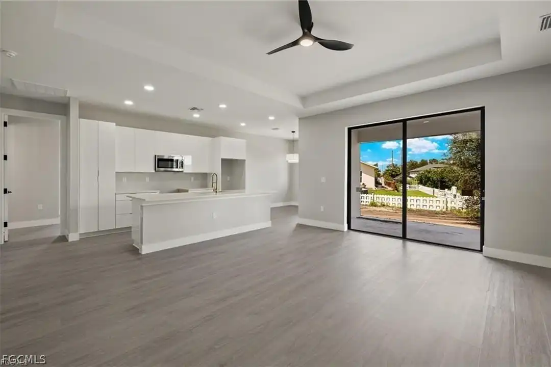 333 Pinehurst Ave - View 3