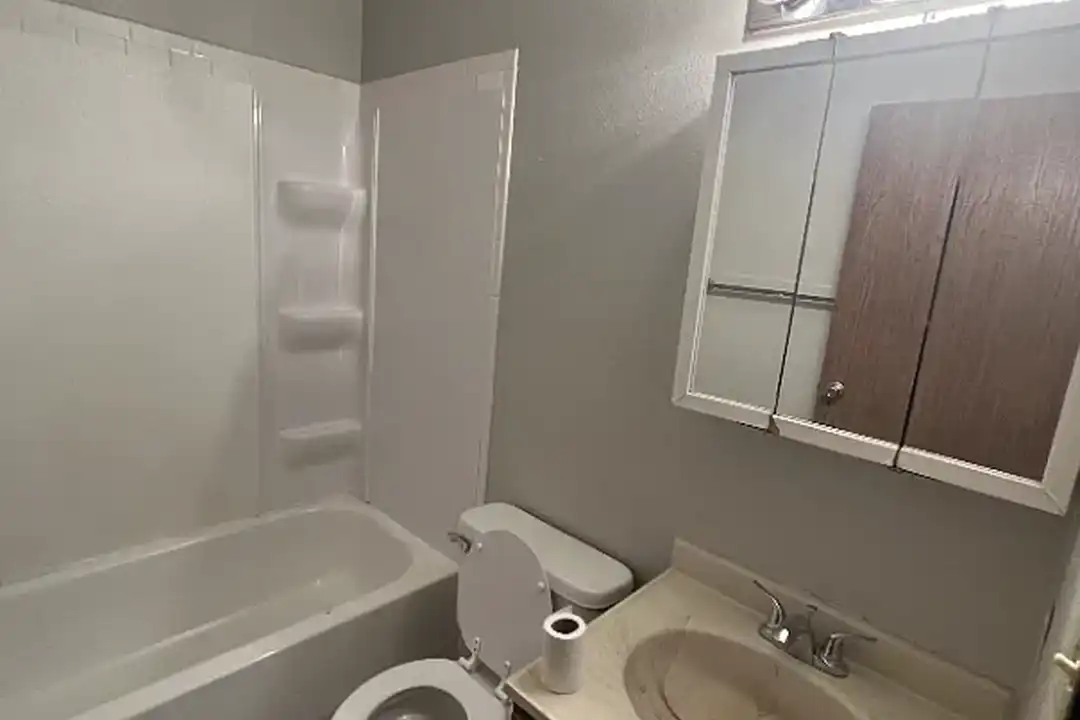 912 10th Avenue South – photo 1 of 10
