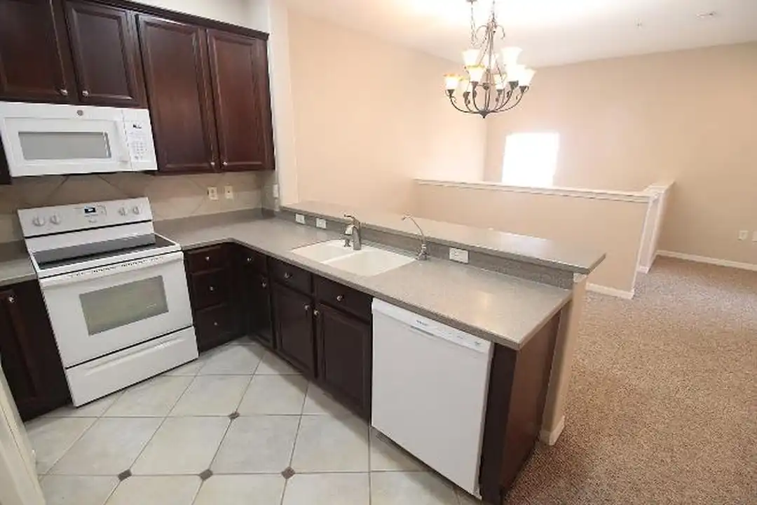 3474 Parkridge Cir - View 6
