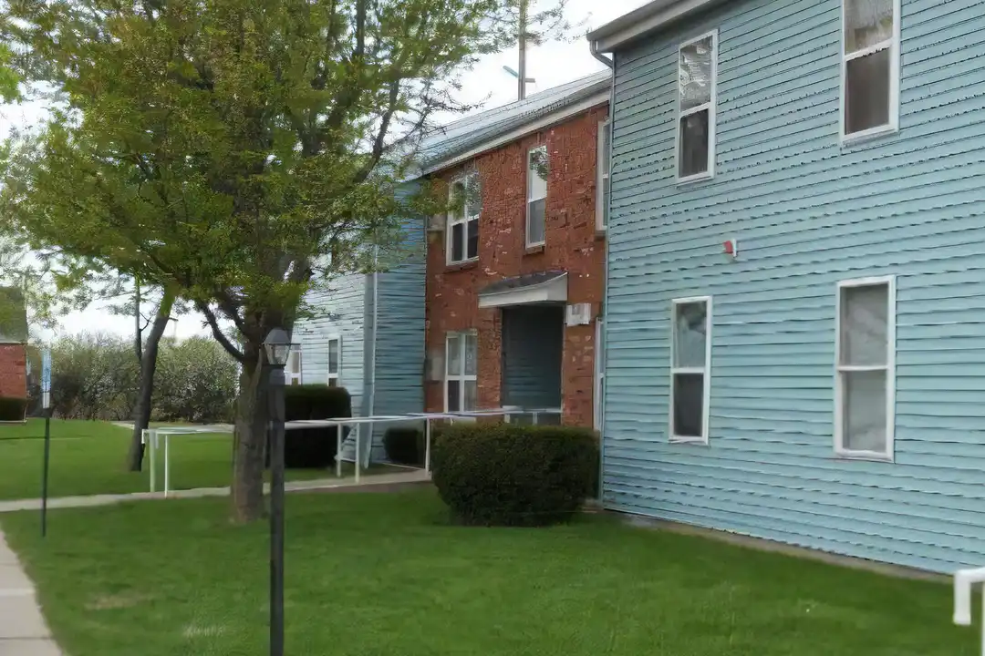 613 Scott St – photo 1 of 6