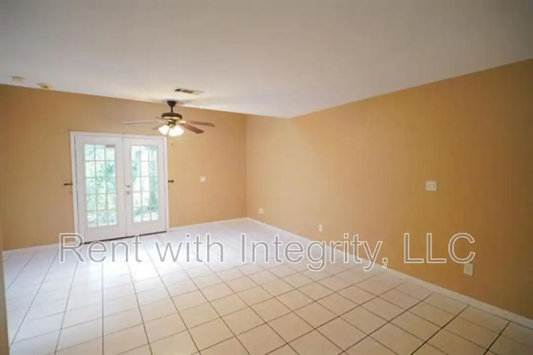2186 Timberwood Cir N - View 6