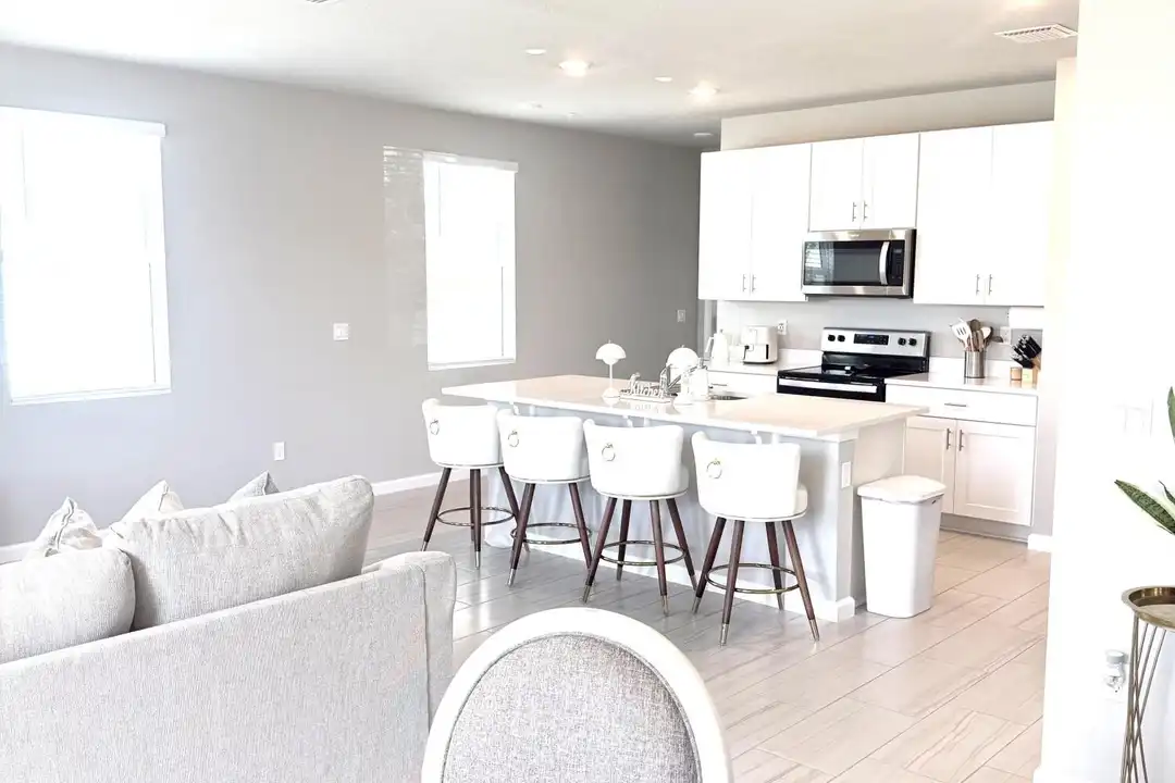 389 Salisbury Cir - View 5