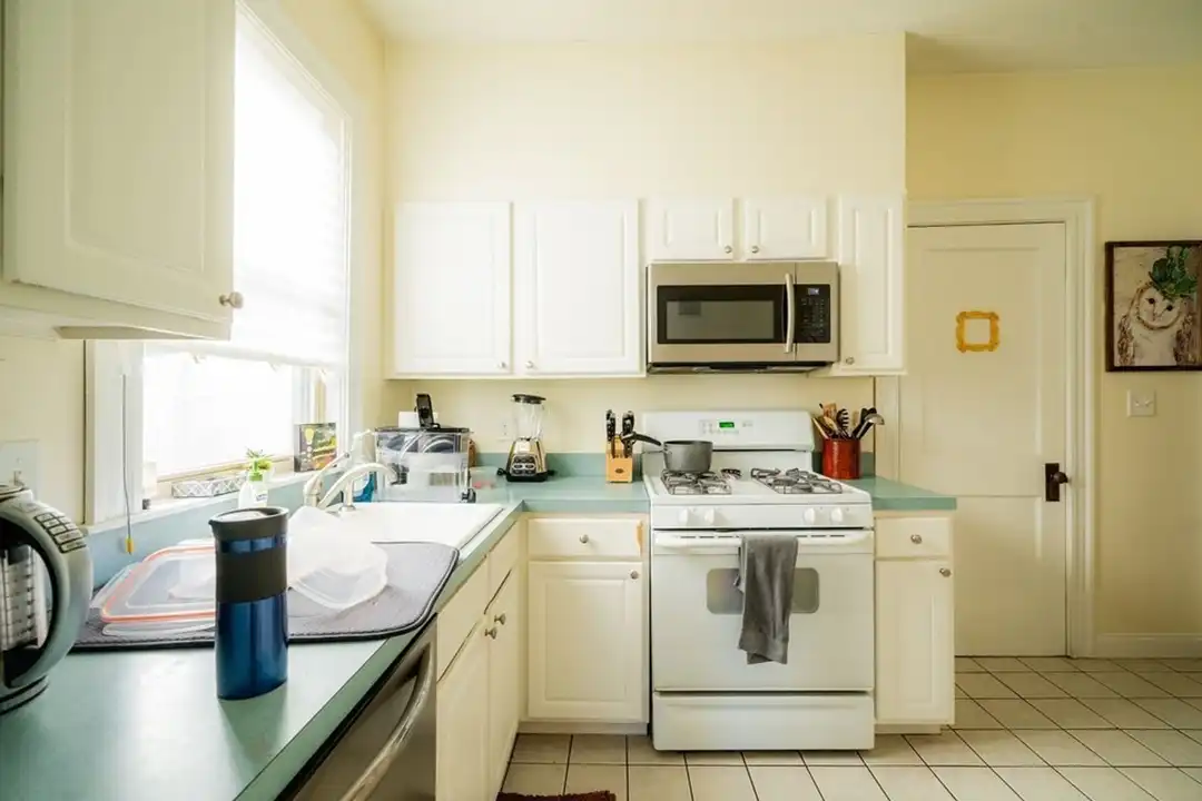 31 Mapleton St unit 33 Mapleton ST – pohled 4