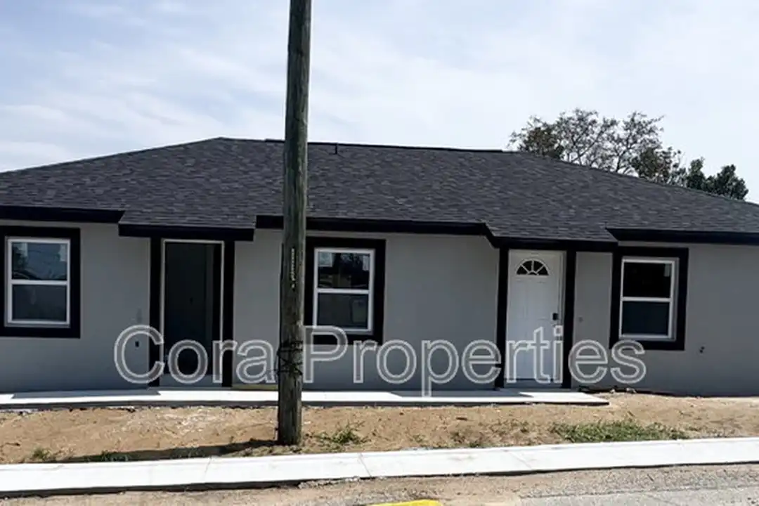 403 Pearl St – photo 1 of 9