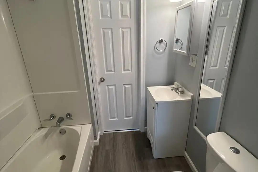 510 W 5th St – photo 1 of 11