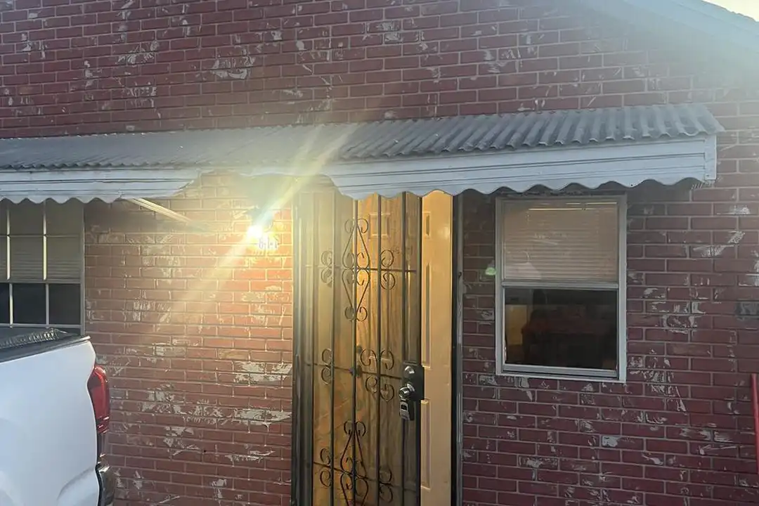 611 34th St NW – photo 1