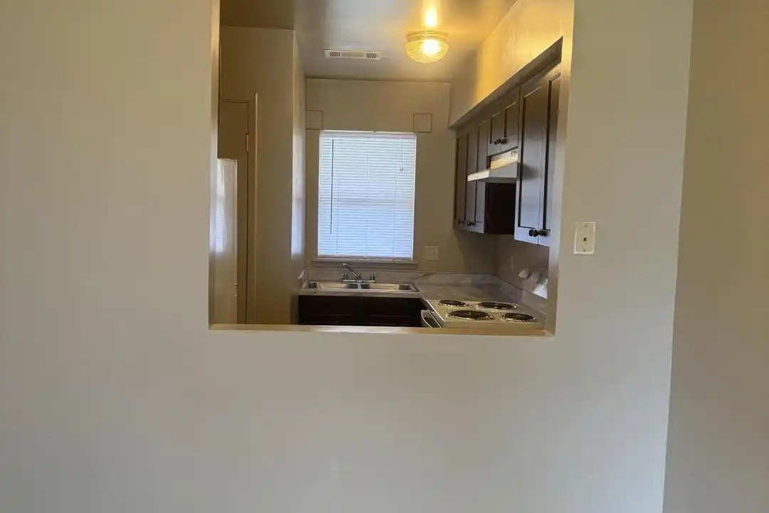 506 Grand Pre Boulevard - View 4