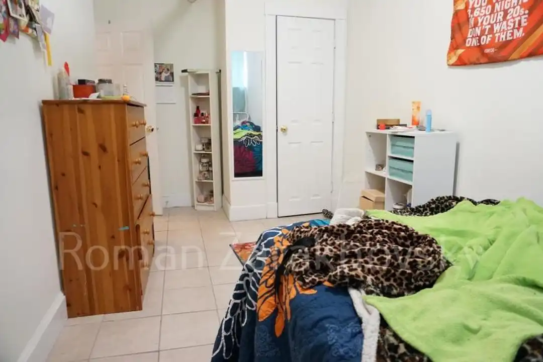 14 Orkney Rd - More