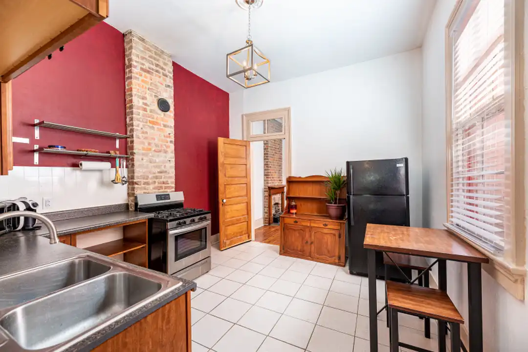 2824 Banks St - View 6