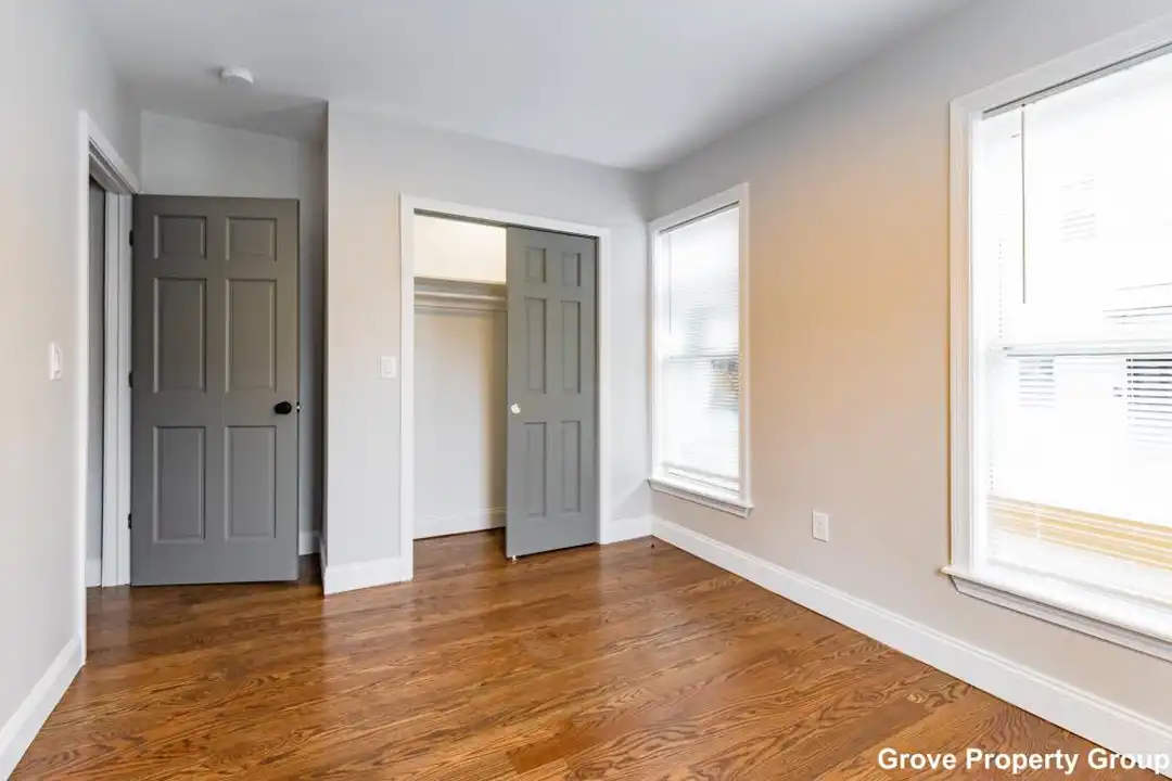 531 E 5th St - More