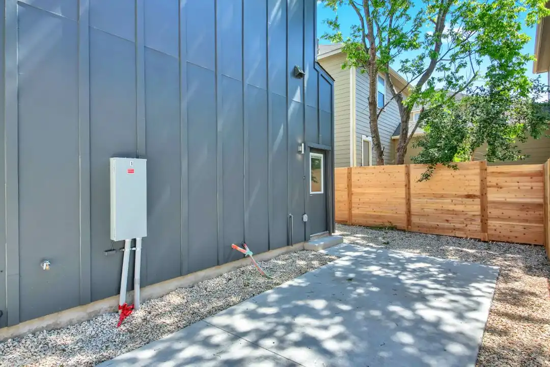 7204 Meador Ave unit 1B - View 3
