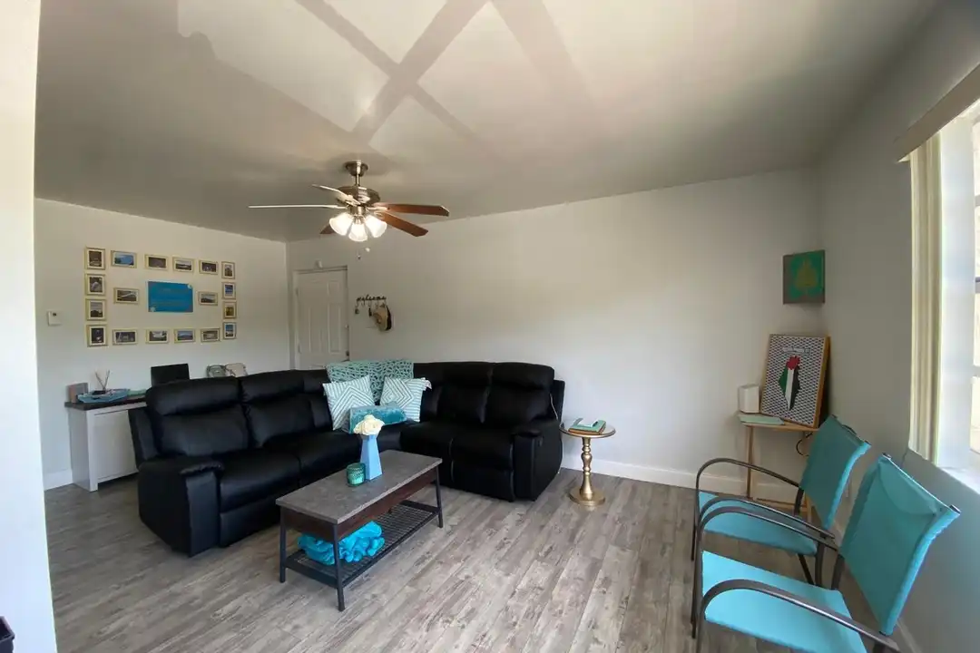Apartment in Miami - More