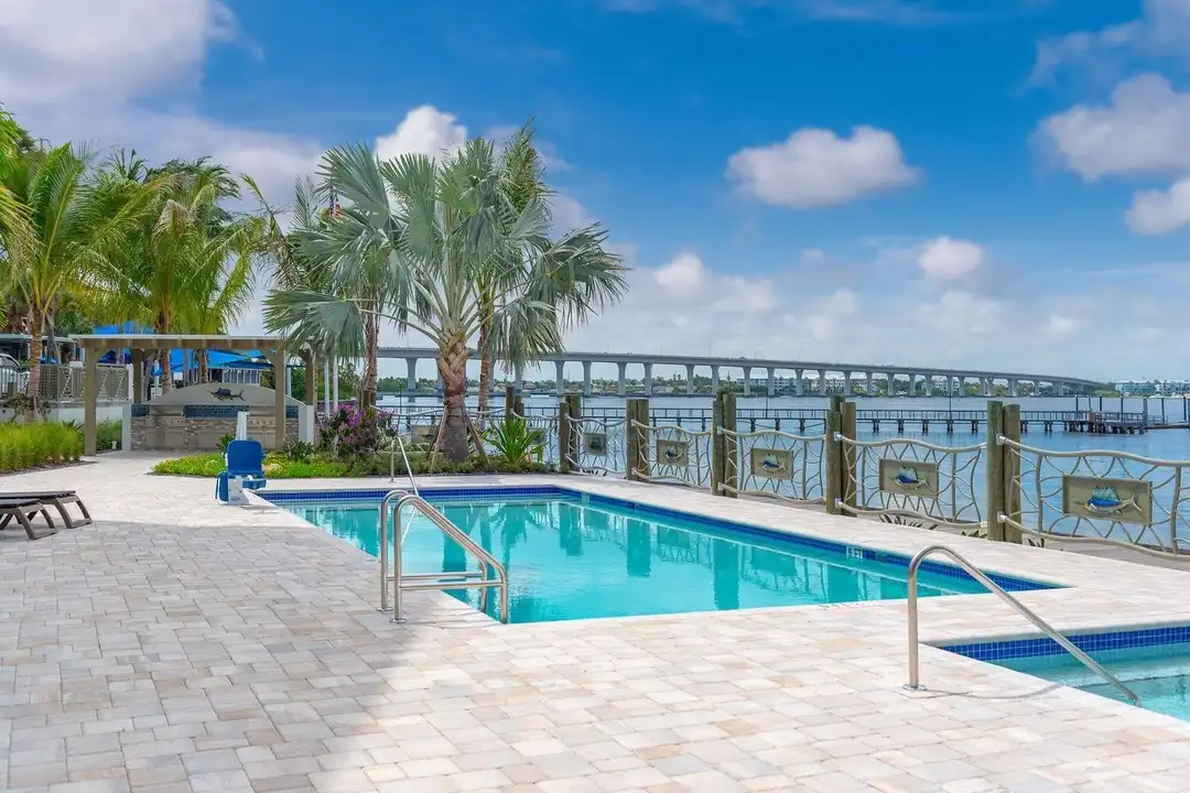 Apartment in Stuart - View 4