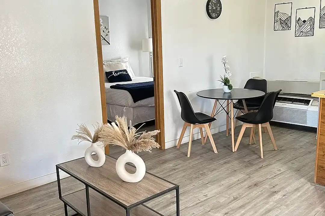 Maverick Apartments – photo 1
