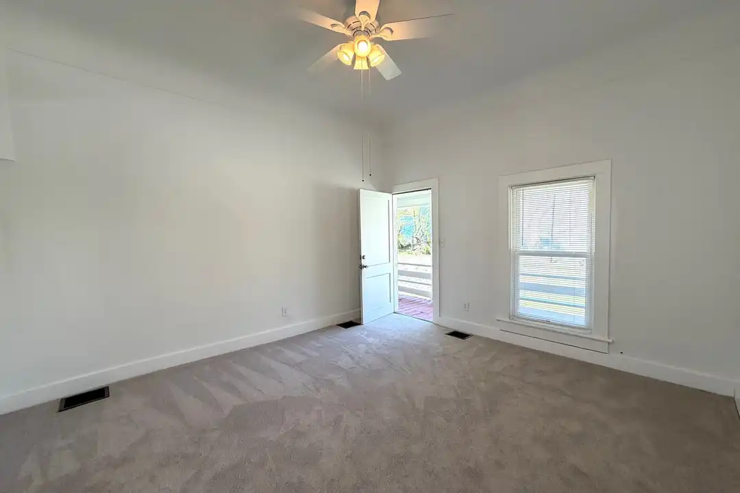 12 Long St - View 6