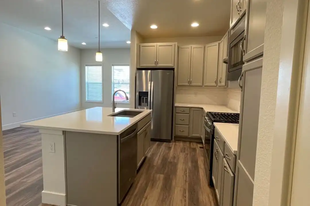 2215 Village Green Way - View 3