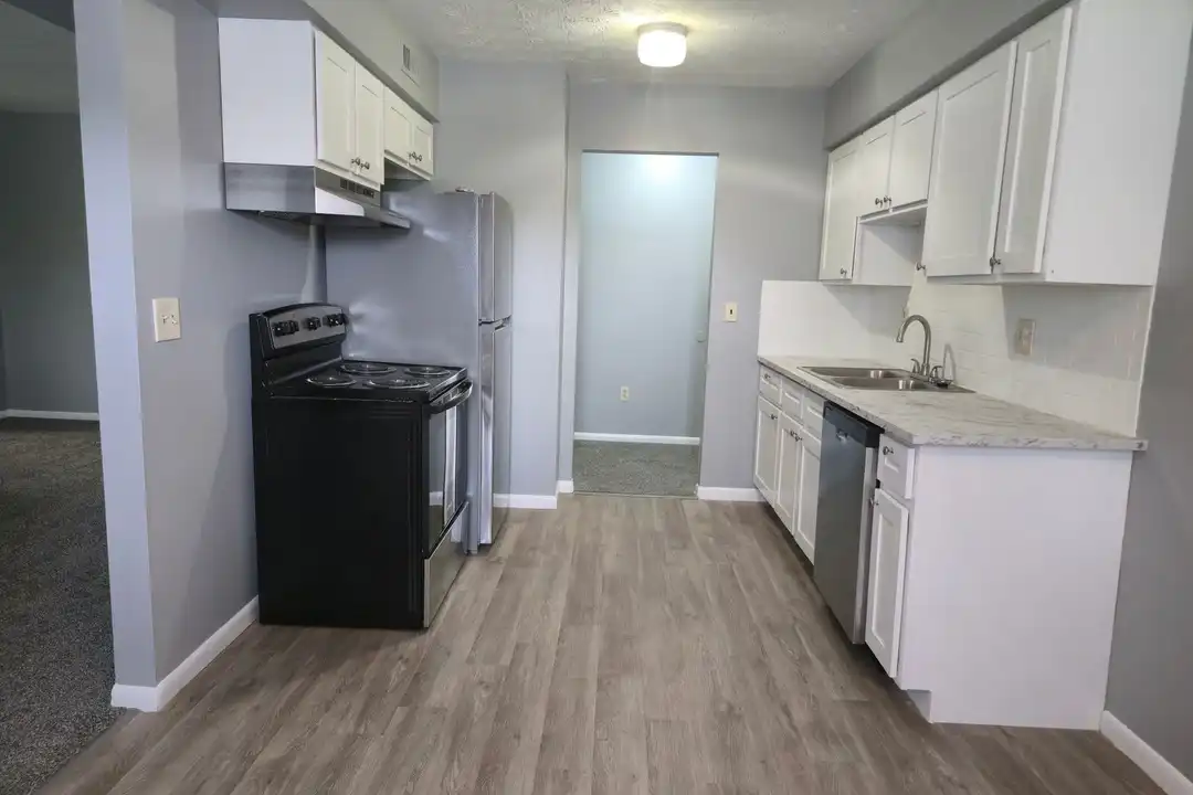 947 Business 28 unit 17 – photo 1 of 10