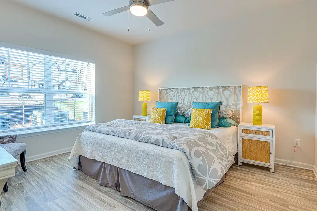 Apartment in Antioch - View 3