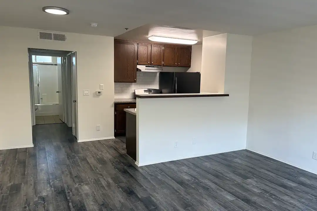 5636 Strohm Apartments - Bild 3