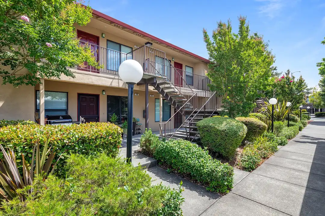 Apartment in Rohnert Park - View 4
