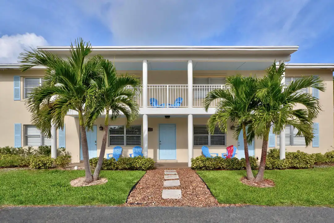 1236 Beach Rd unit 4 – photo 1