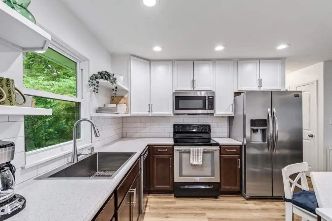 3811 Edgepark Dr – photo 1