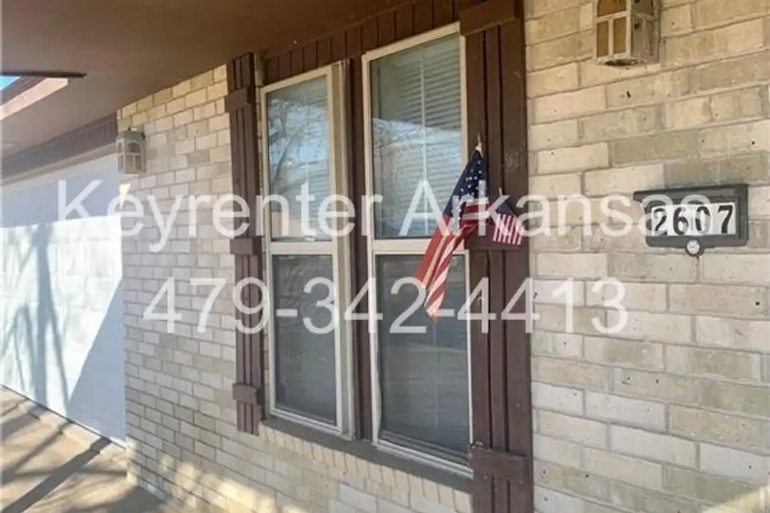 2607 Lee St - View 4