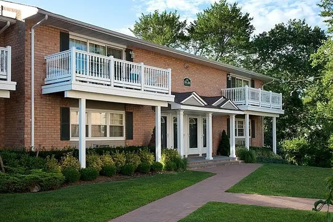 Fairfield Court – photo 1 of 14