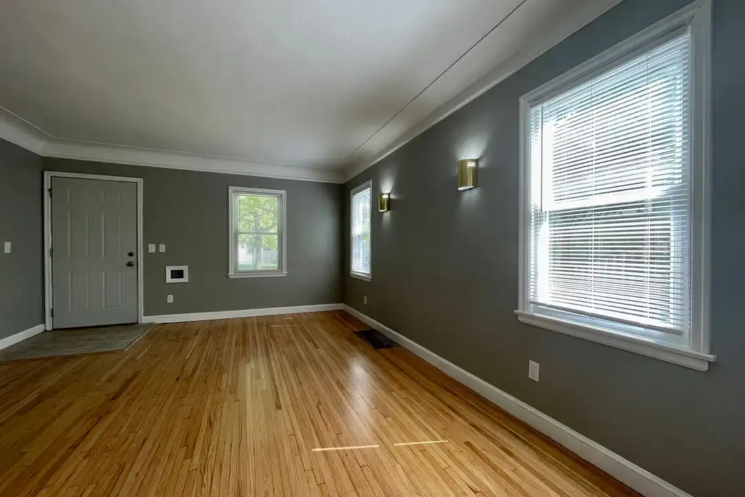 4355 N Oliver Ave - View 2