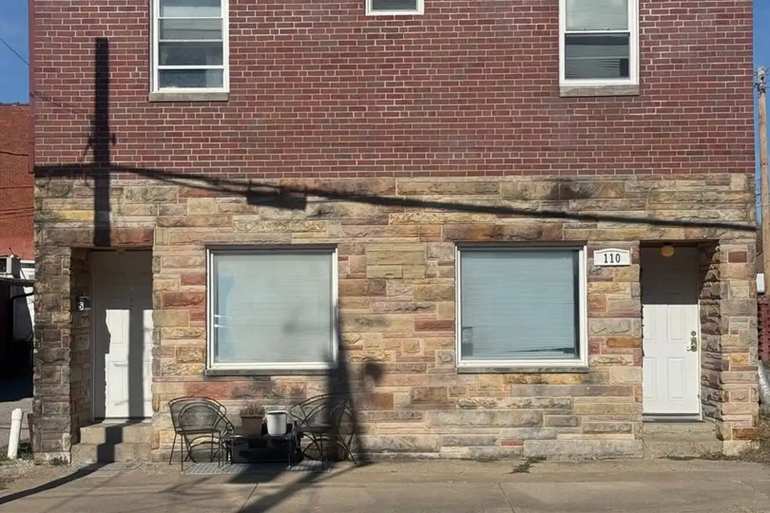 110 E Illinois Ave unit Apt. 2 – photo 1 of 5