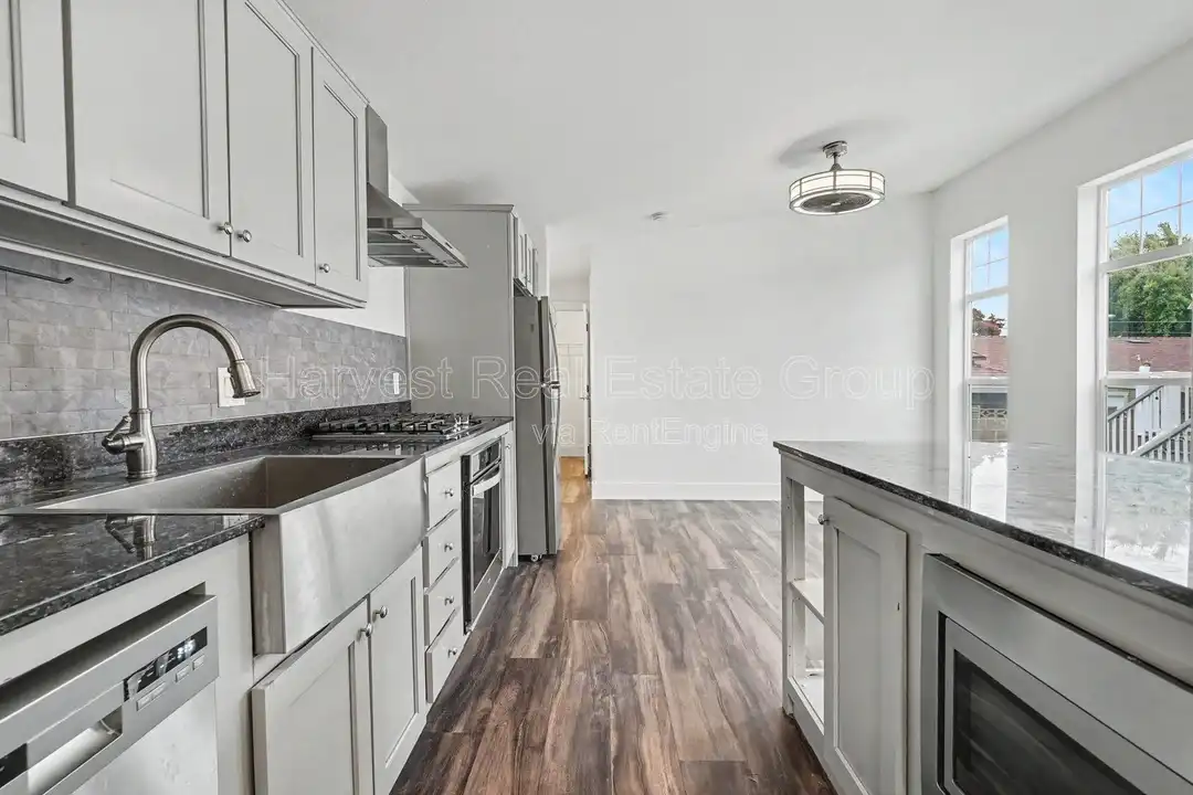 33158 7th St - View 4