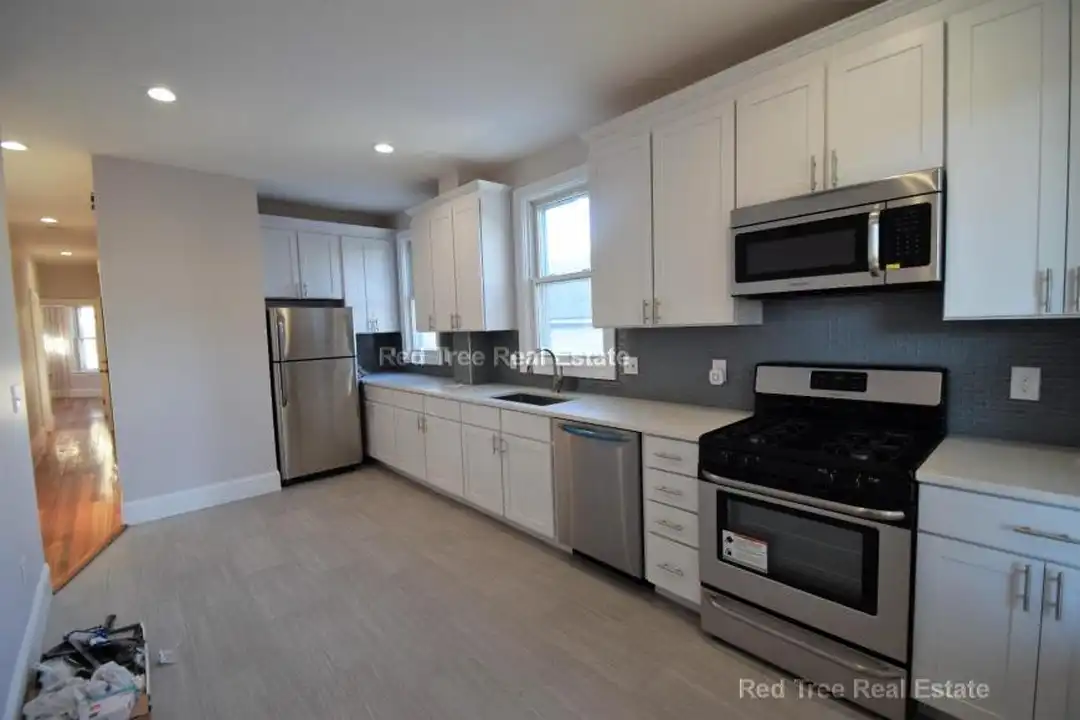Apartment in Boston - View 2