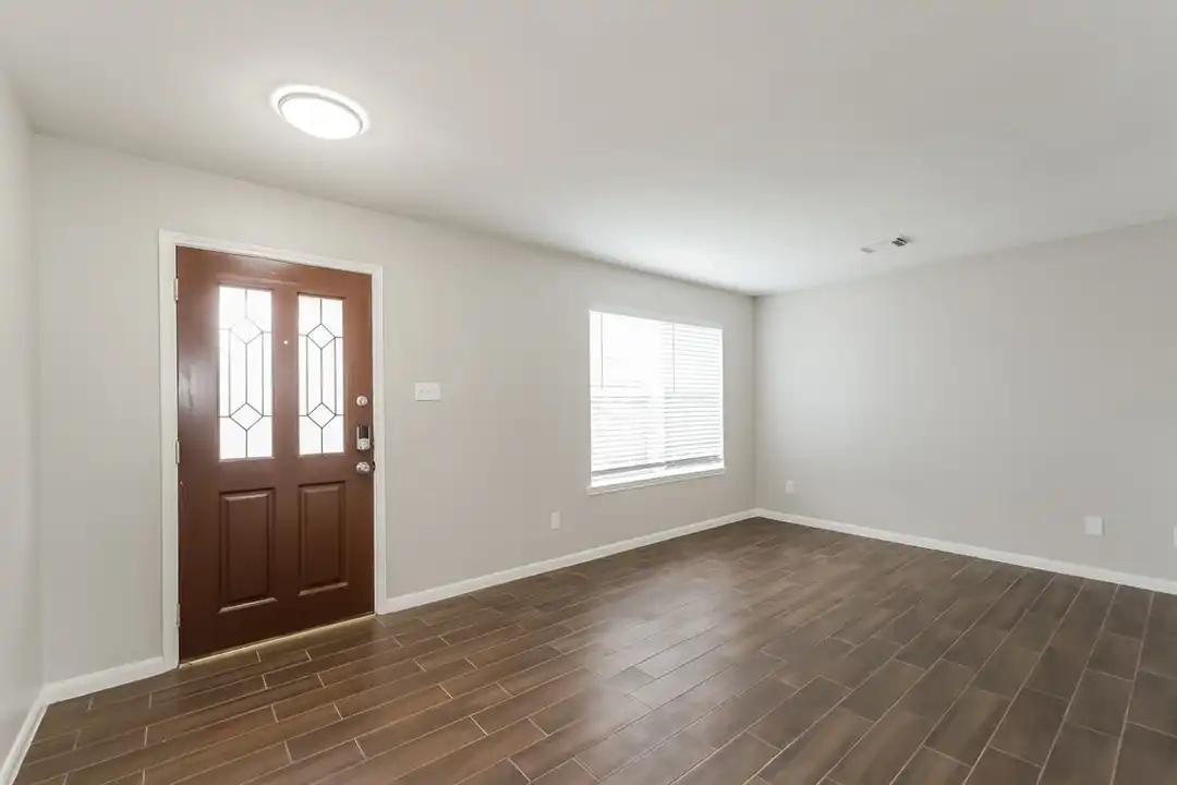 16102 Dawn Marie Ln - View 6