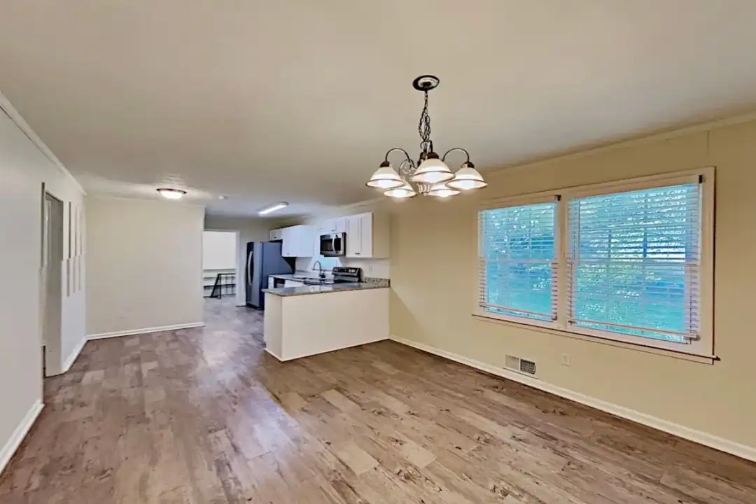 848 Howard Ct SW - View 2