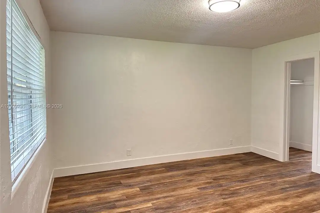 1821 Thomas St #5 - View 3