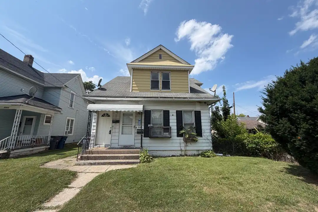 2325 N Erie St unit Upper – photo 1