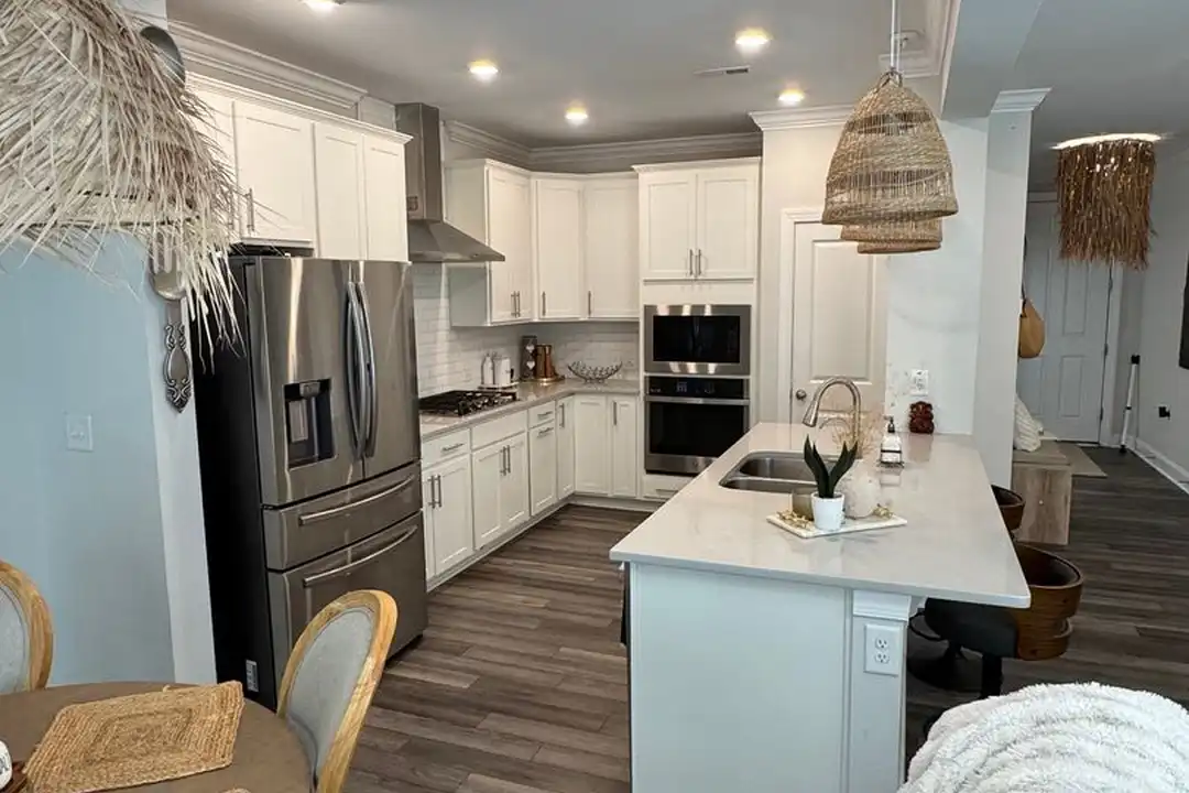 636 Cormiche Ln - More